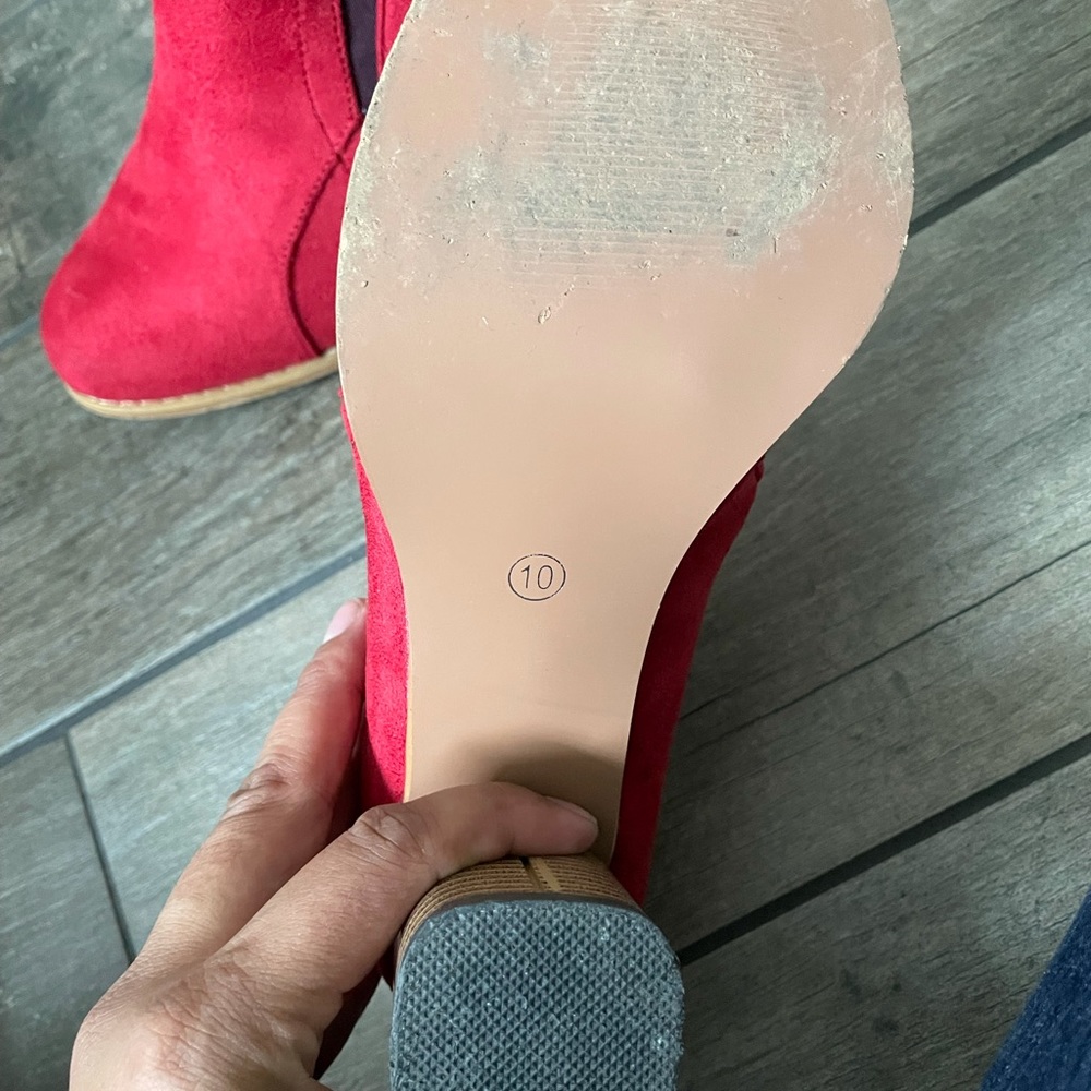 Red booties - Picture 3 of 3